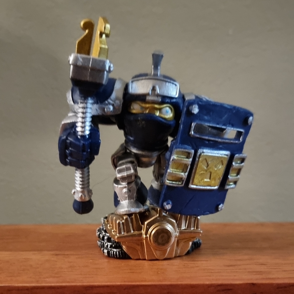 Skylanders Superchargers ~ High Volt  Figure Activision 2015